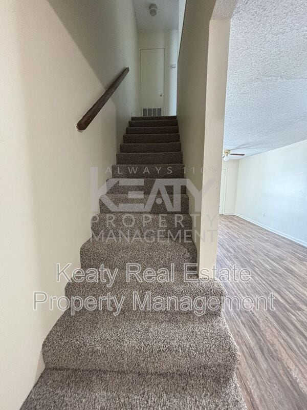 Building Photo - 424 Failla Rd