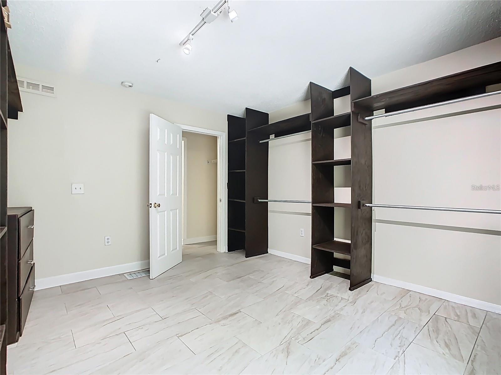 Building Photo - 3952 Warbler Dr
