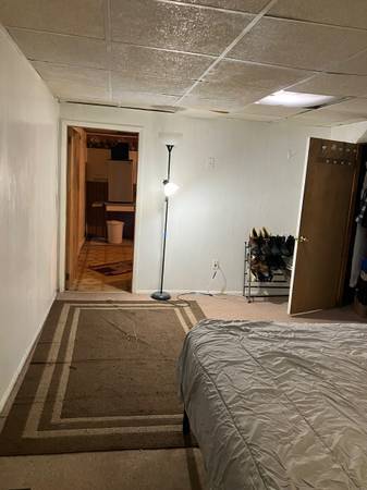 Fullbed, shoerack, closet entry to kitch - 764 Lenore Ln