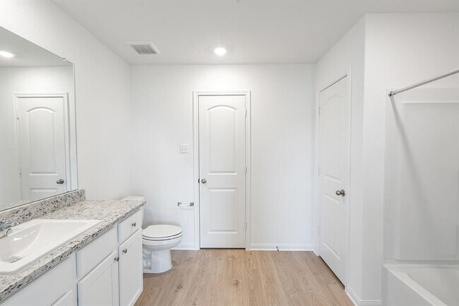 Building Photo - 14616 Wahlbergs Wy