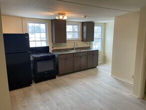 Building Photo - Summit