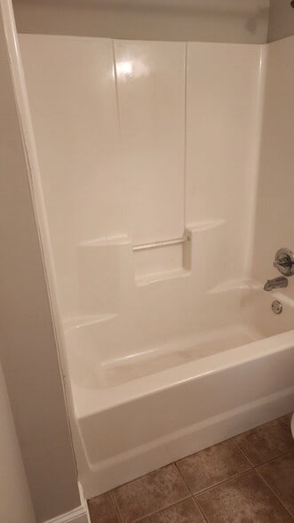 Building Photo - 2017A Cambria Dr