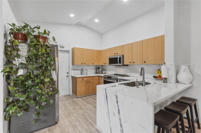 Building Photo - 1416 Canary Island Dr