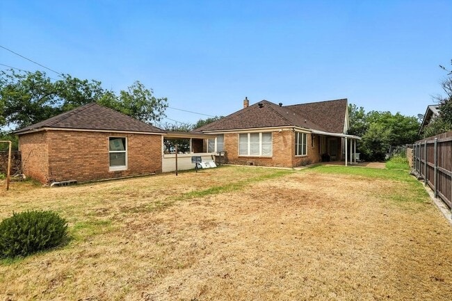 Building Photo - 1781 University Blvd