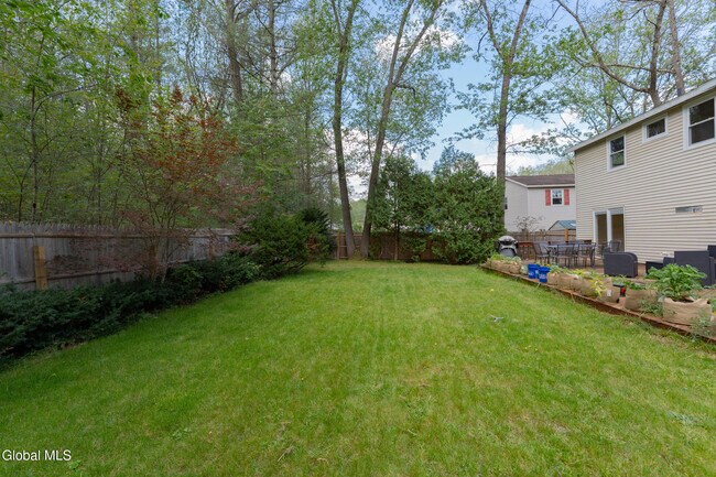 Building Photo - 3 Heather Ln