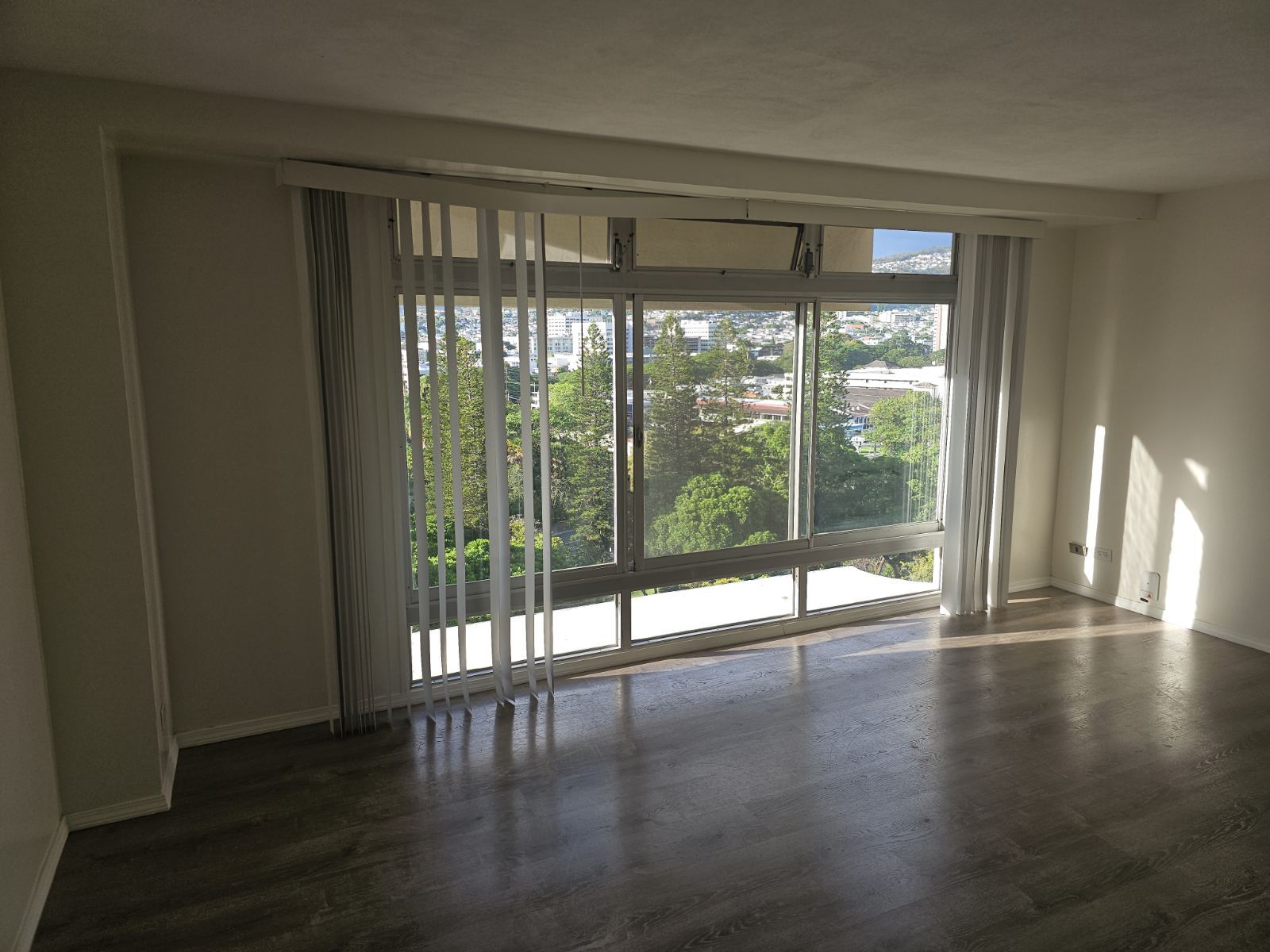 Building Photo - 1519 Nuuanu Ave