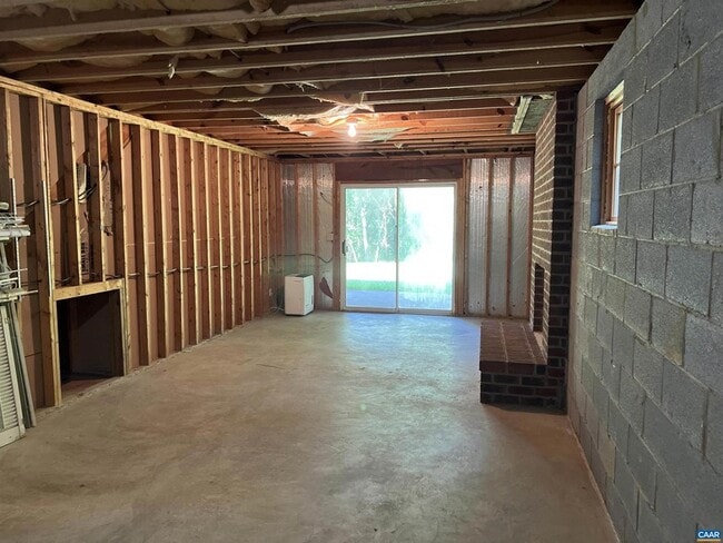 Building Photo - 2424 Holkham Dr