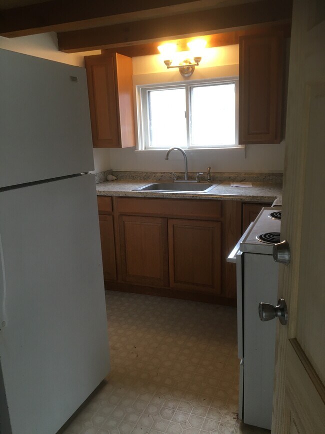Kitchen - 123 Queens Hwy