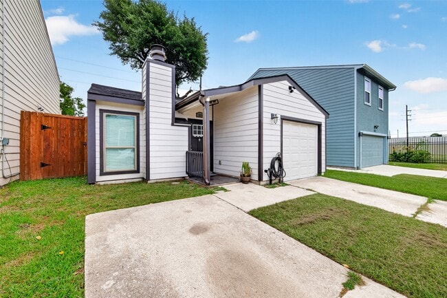 Building Photo - 10244 Bridgeland Ln