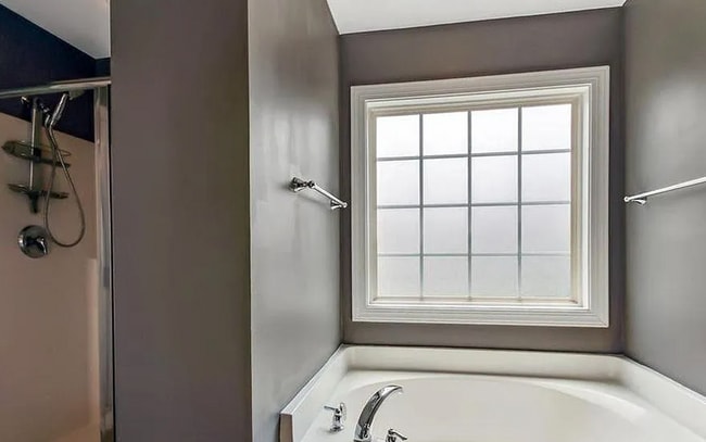 Building Photo - EXCELLENT LOCATION! 5 Bedroom home in gate...