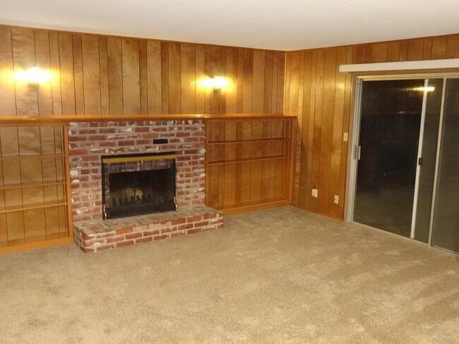 Building Photo - single family home