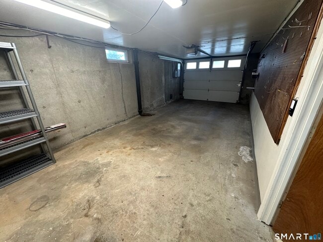 Building Photo - 18 Manchester Ave