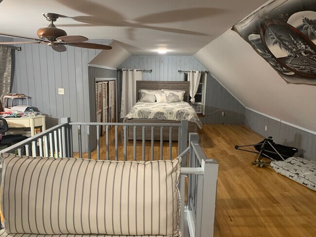 Loft/4th bedroom on top floor - 53 Cornwell Ave