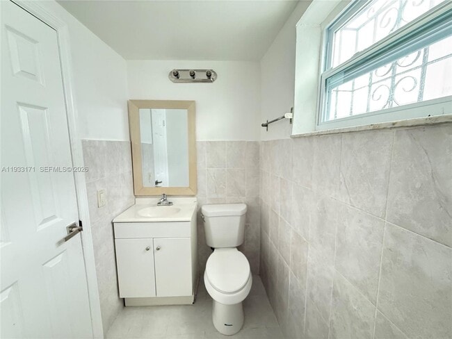 Building Photo - 761 SW 73rd Ct