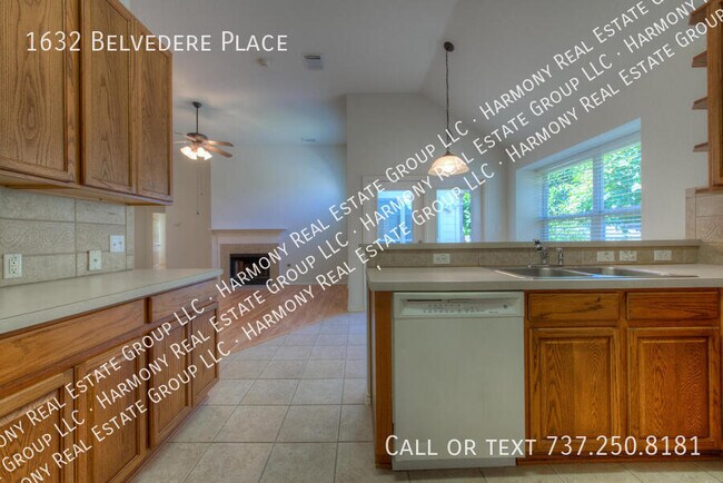 Building Photo - 1632 Belvedere Pl