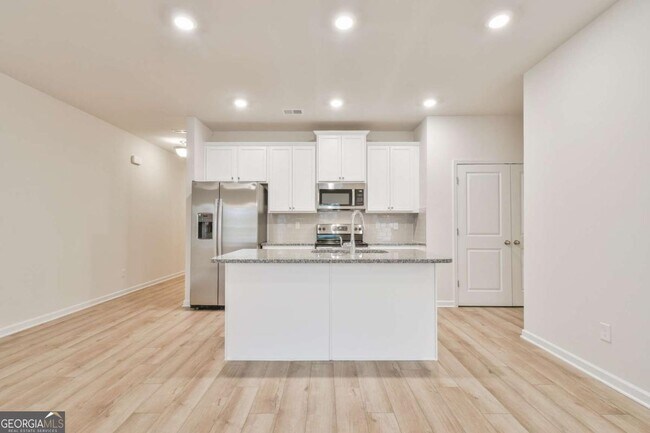 Building Photo - 4541 Bishops Ln