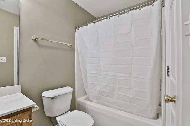 Building Photo - Super Nice Shelbyville Condo For Rent