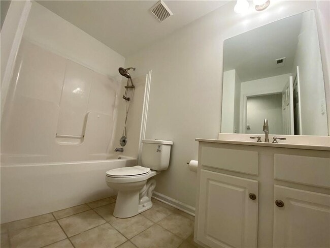 Building Photo - 1551 Park Knoll Trail NE