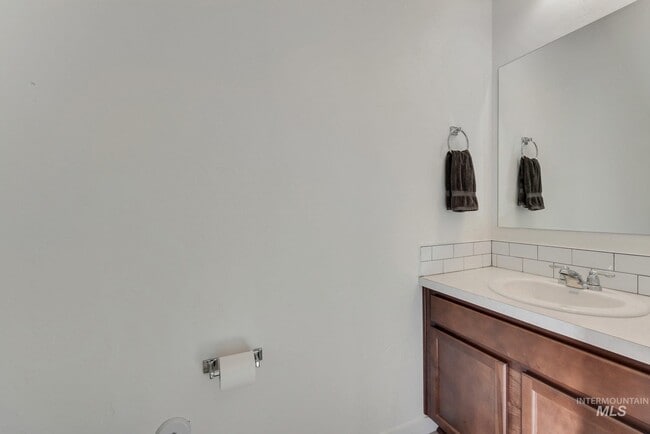Building Photo - 5738 Cherry Ln