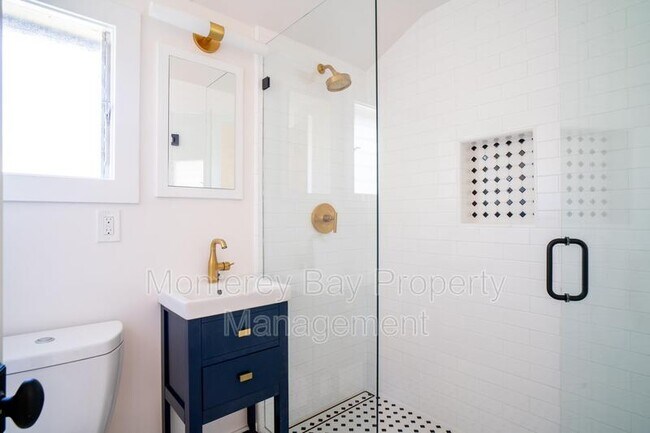 Building Photo - 2935 Alta Ave