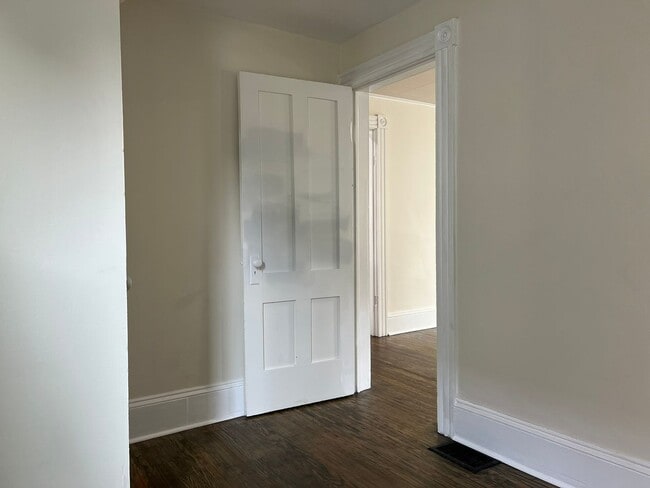 Building Photo - Single Family Home - Available - Will not ...