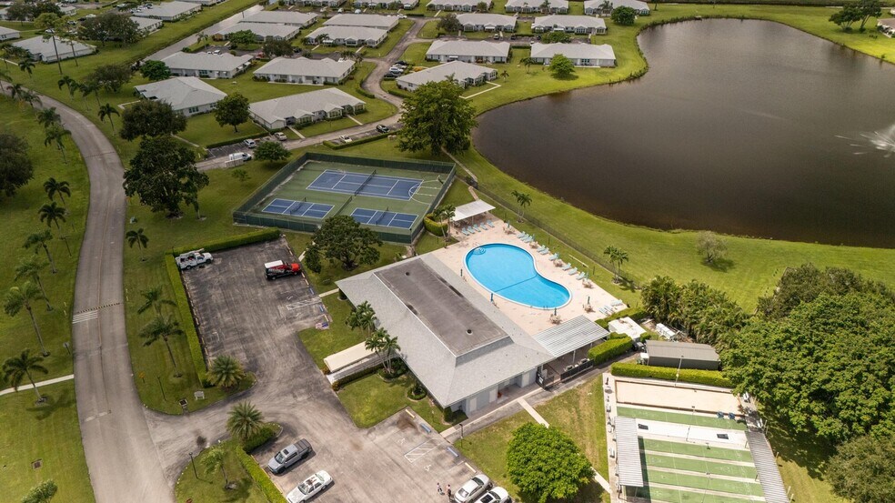 Building Photo - 14579 Canalview Dr
