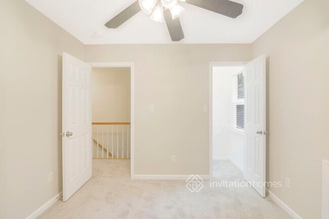 Building Photo - 6900 Longridge Dr