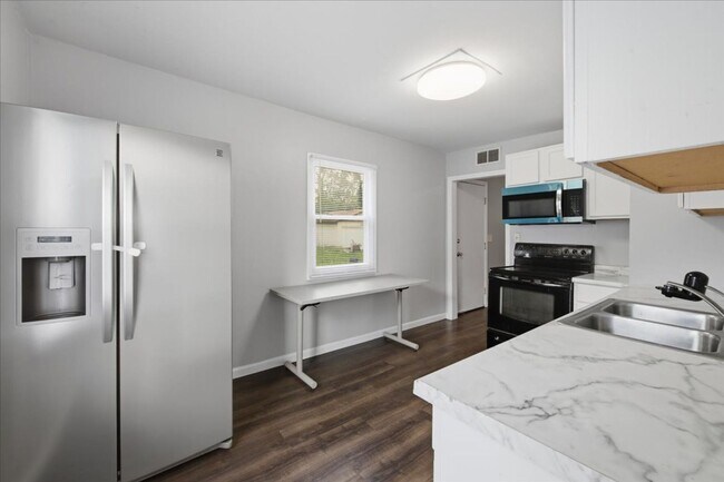 Building Photo - 3705 N Whittier Pl