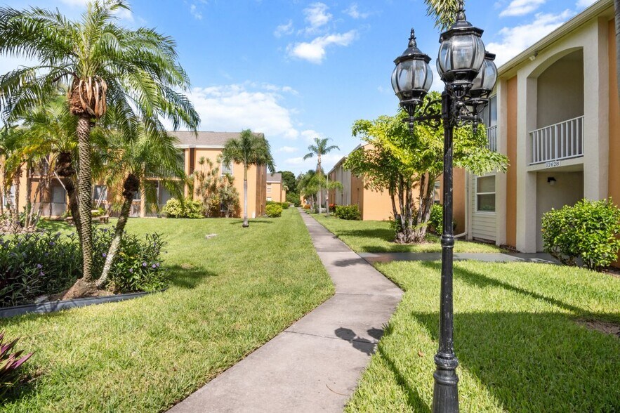 Building Photo - 12630 Kenwood Ln