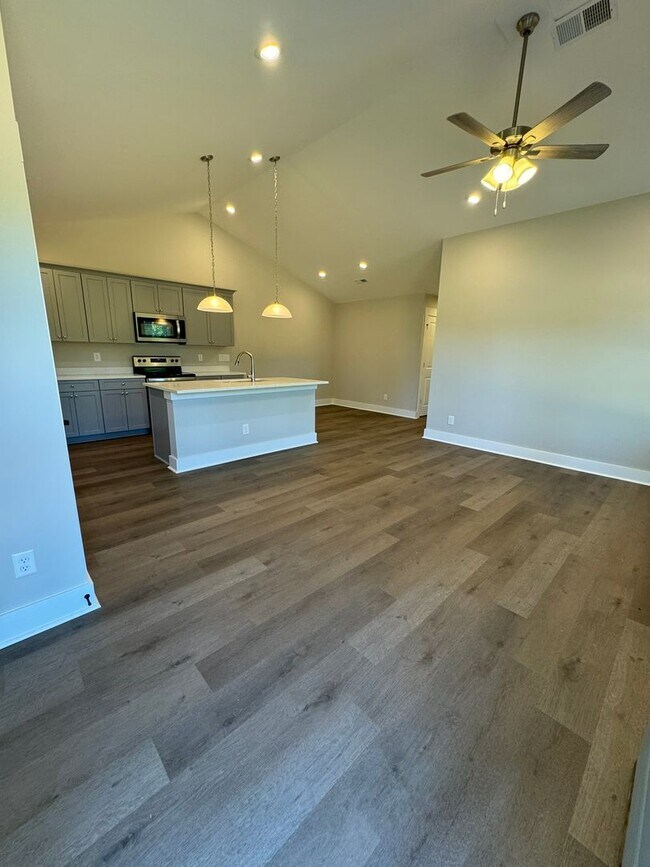 Building Photo - 125 Brawley Villas Place