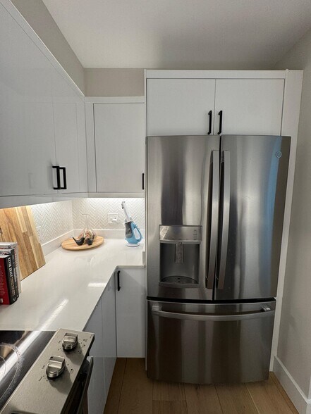 Building Photo - 919 12th St NE