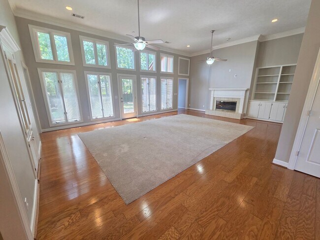 Building Photo - 6548 Mink Dr