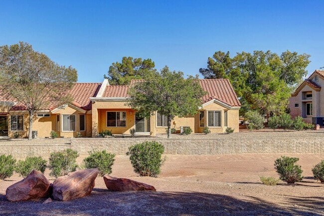Building Photo - 55+ Age Qualified Community! Sun City Summerlin!!