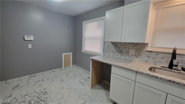 Building Photo - 3896 W 117th St