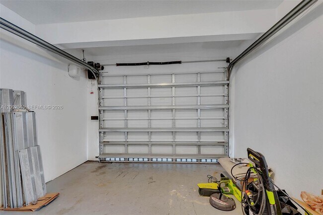 Building Photo - 3604 SW 60th Ave