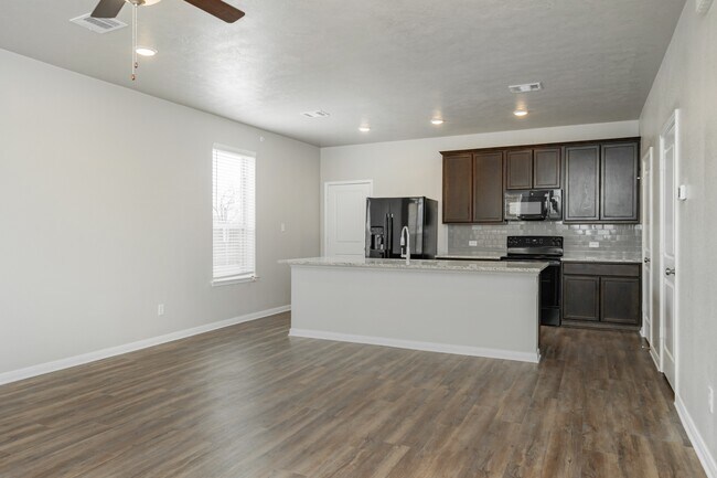 Building Photo - 4089 Cross Park Dr