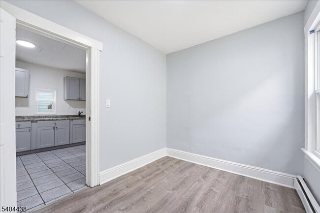 Building Photo - 102 Highland Ave