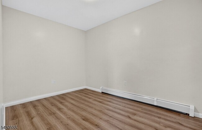 Building Photo - 518 Springfield Ave