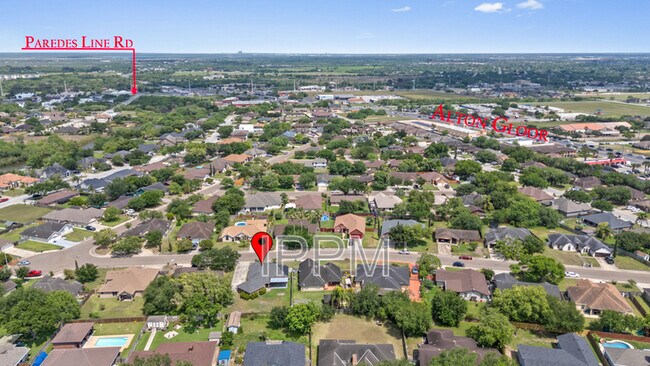 Building Photo - 5233 Clearview Dr