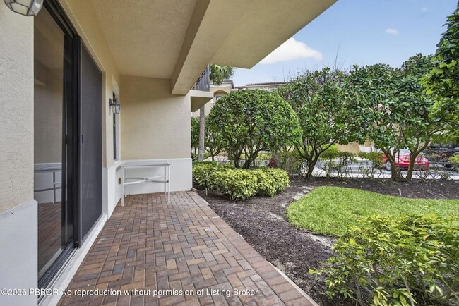 Building Photo - 803 del Sol Cir