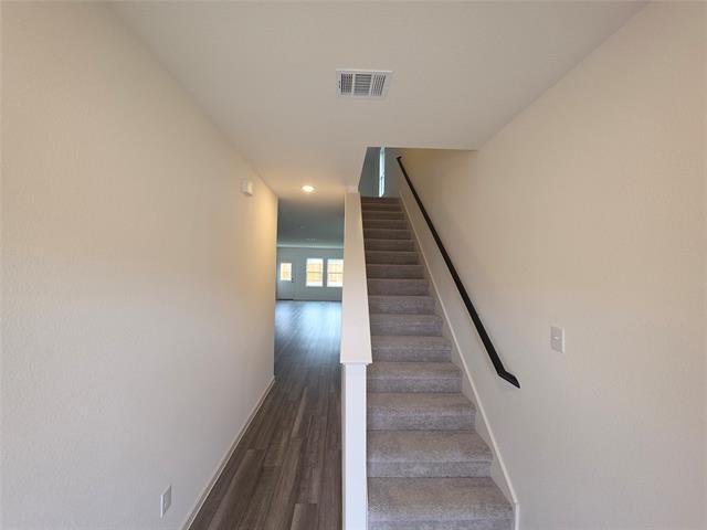 Building Photo - 2206 Pioneer Dr