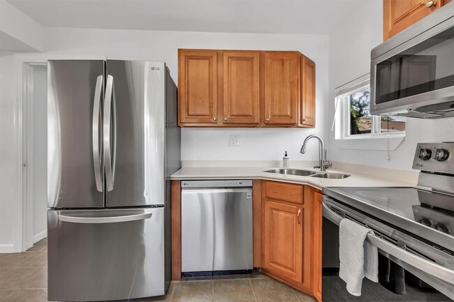 Building Photo - 612 Mockingbird Dr