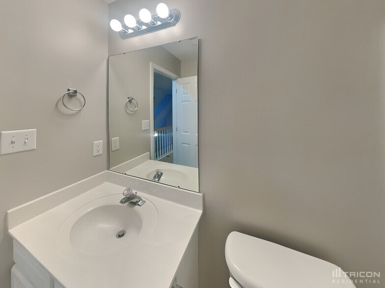 Building Photo - 2023 Westminster Ln