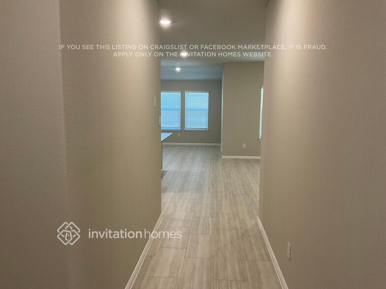 Building Photo - 224 Blanco Dr