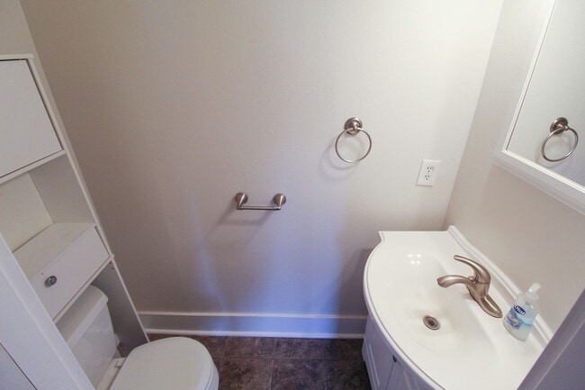 Building Photo - 2108 W Montgomery Ave