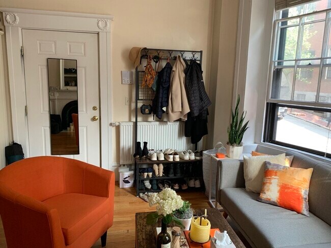 Building Photo - 105 Pinckney St