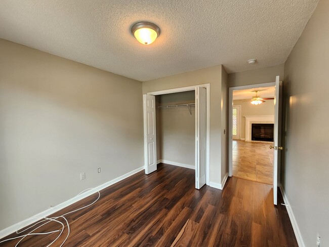 Building Photo - Richmond Place Subdivision
