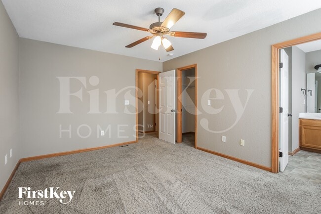 Building Photo - 316 NE Coldwater Creek Dr