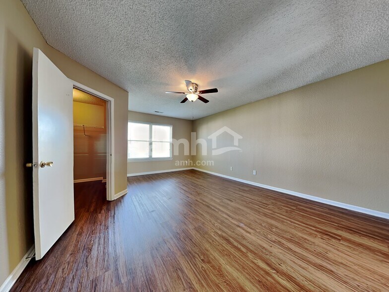 Building Photo - 6031 Draycott Dr
