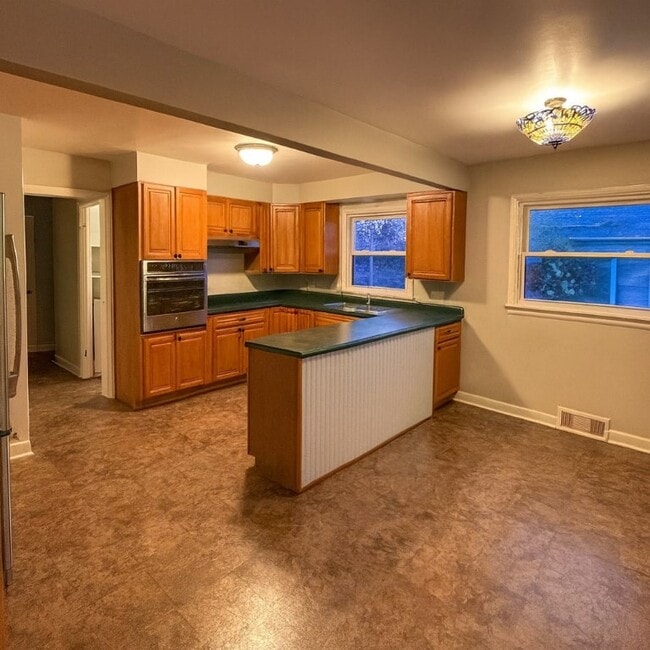 Building Photo - 213 Governor Terrace